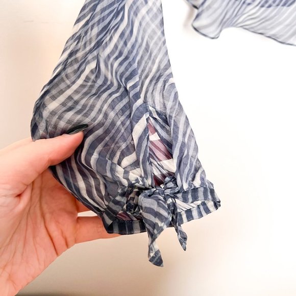 Tahari Sheer 100% Silk Y2K Long Sleeve Blue Blouse Top - Picture 4 of 8